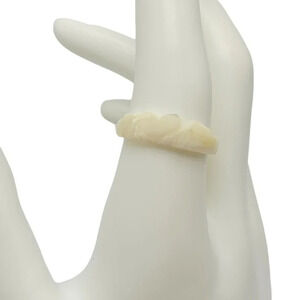 Mother of Pearl Carved Heart Ring Size 8.5 Vintage